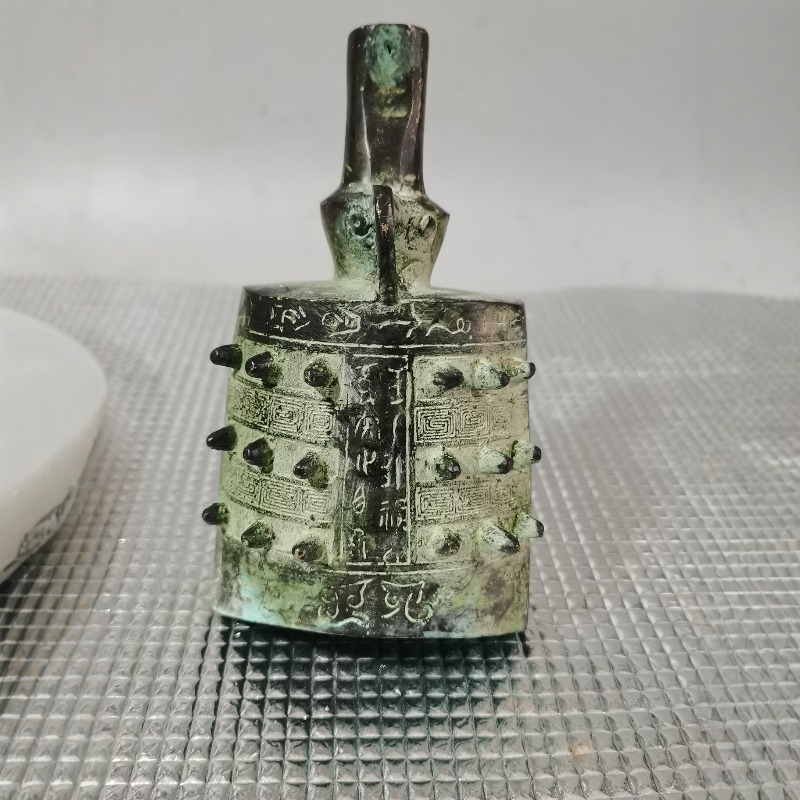 Vintage Green Rust Metal Chime - огляд і ціна Vintage Collectible Bells