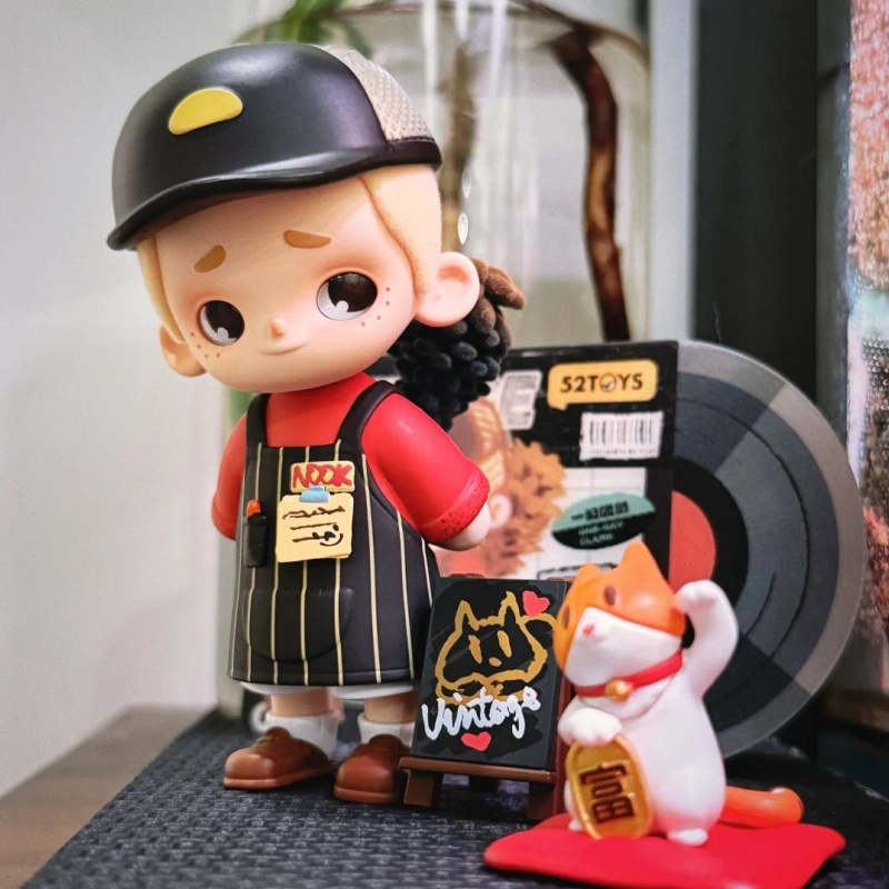 52toys Nook In Vintage Store S - огляд і ціна Vintage Collectibles Store