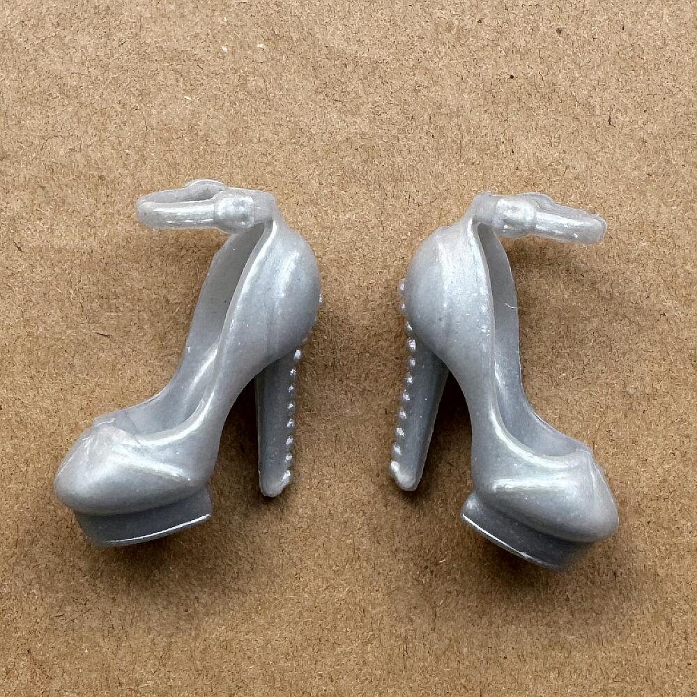 1/6 Scale Vintage High Heels F - огляд і ціна Vintage Collectible Barbies