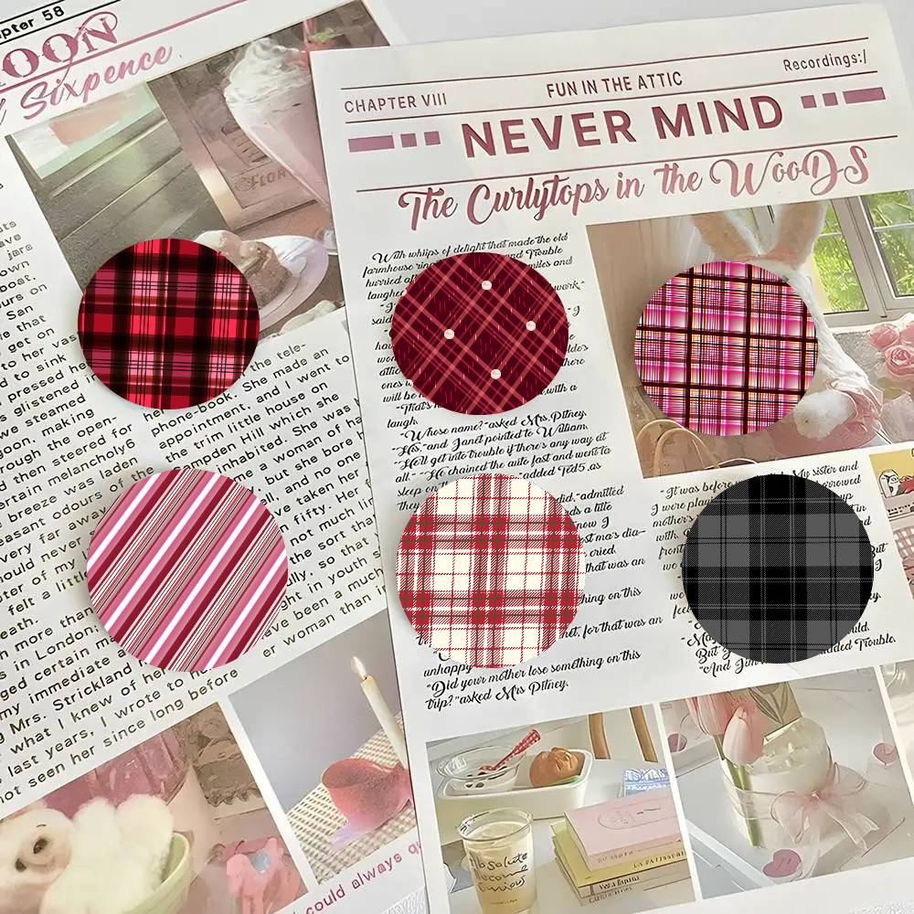 Vintage Checkered Christmas St - огляд і ціна Collectible Vintage Brooches
