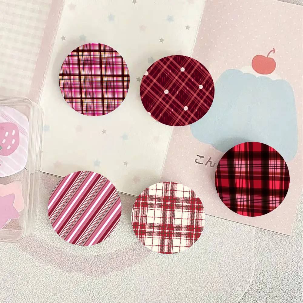 Vintage Checkered Christmas St - огляд і ціна Collectible Vintage Brooches