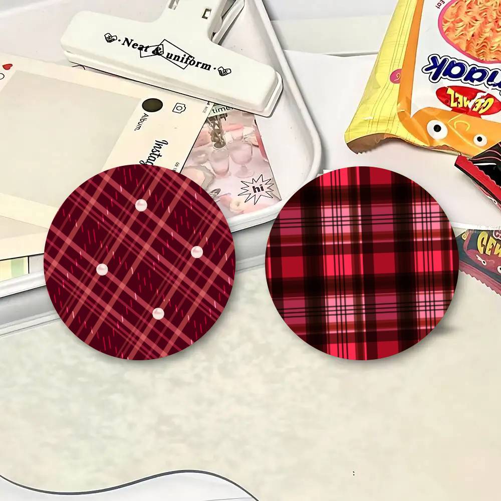 Vintage Checkered Christmas St - огляд і ціна Collectible Vintage Brooches